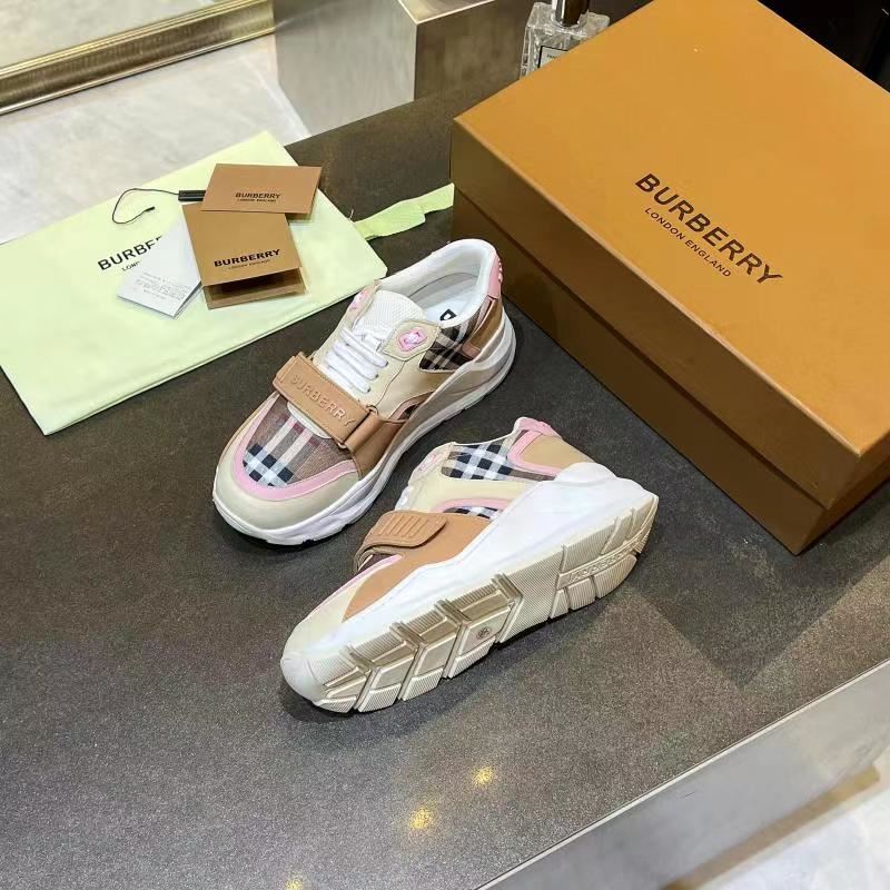 Burberry Low Shoes